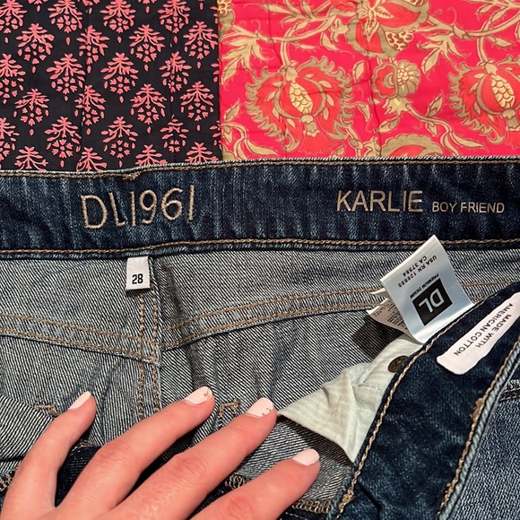 DL 1961 Karlie Boyfriend Shorts - Picture 2 of 3